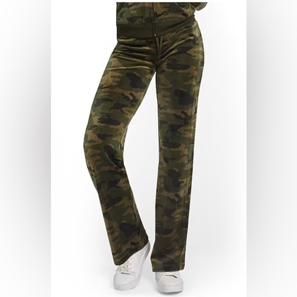 New York & Company Other - NY& Co CAMO-PRINT VELOUR STRAIGHT-LEG PANT - DREAMY VELOUR
COLLECTION-Sz. M-NWT.
